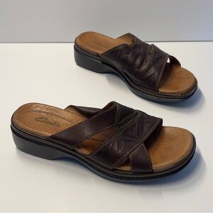 CLARKS Women’s 7M Brown Slip On Open Toe Sandal
